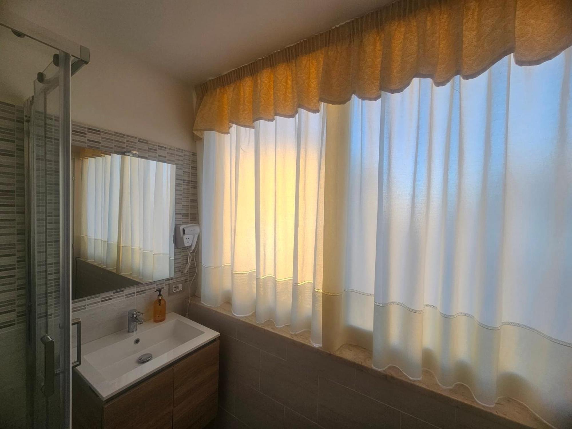 Golden House Sicily Hotel Catania Bagian luar foto