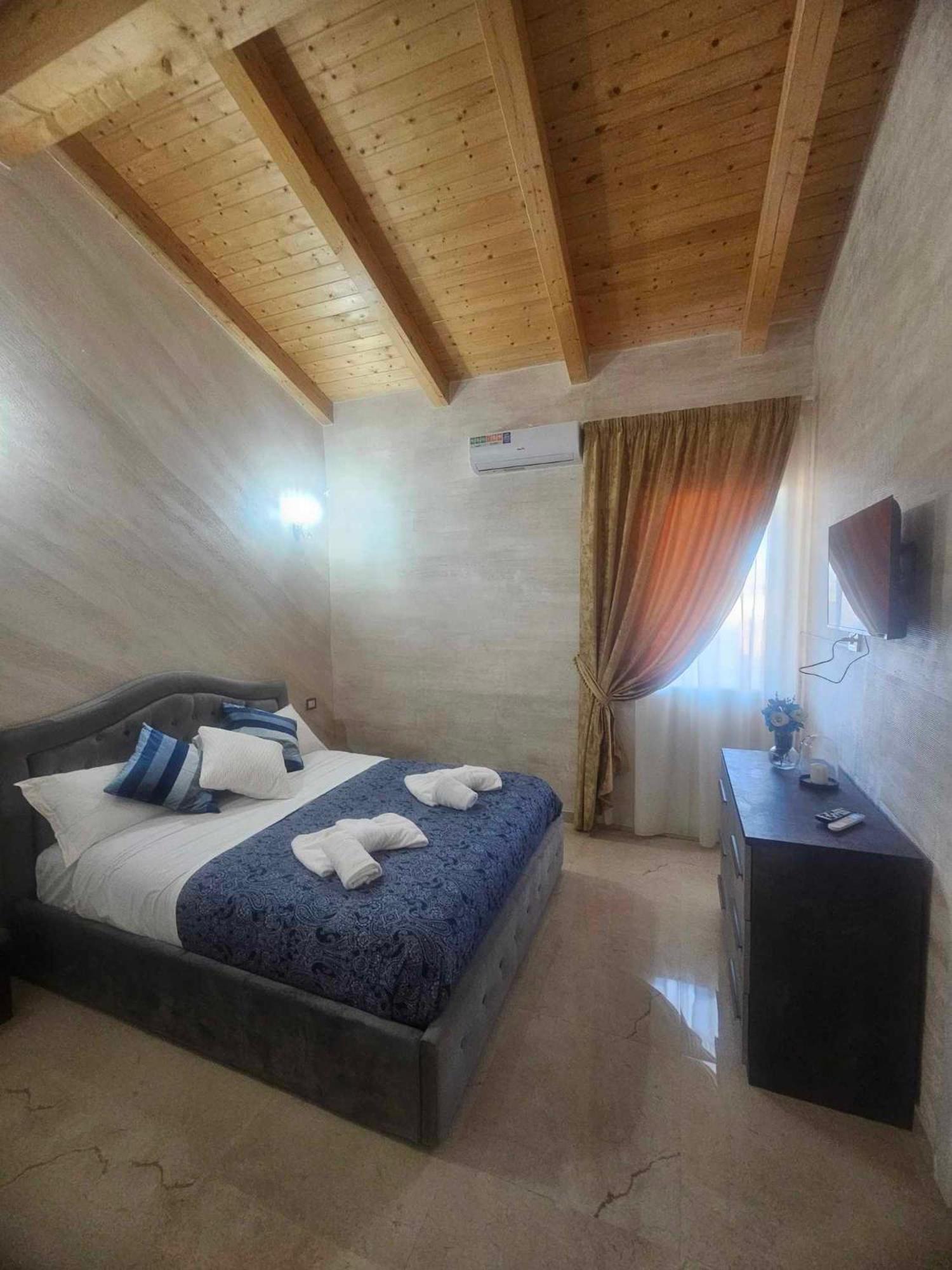 Golden House Sicily Hotel Catania Bagian luar foto