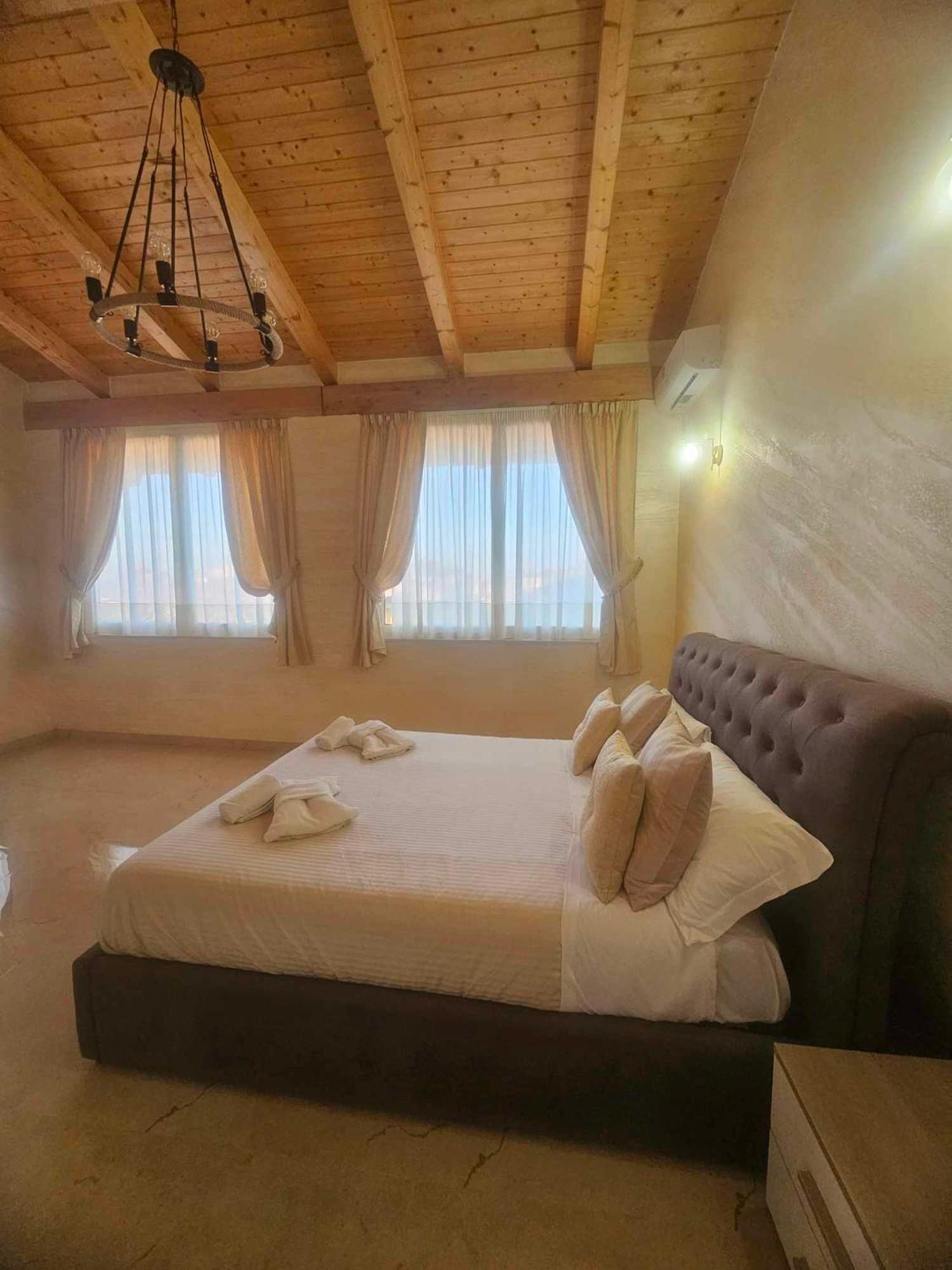 Golden House Sicily Hotel Catania Bagian luar foto